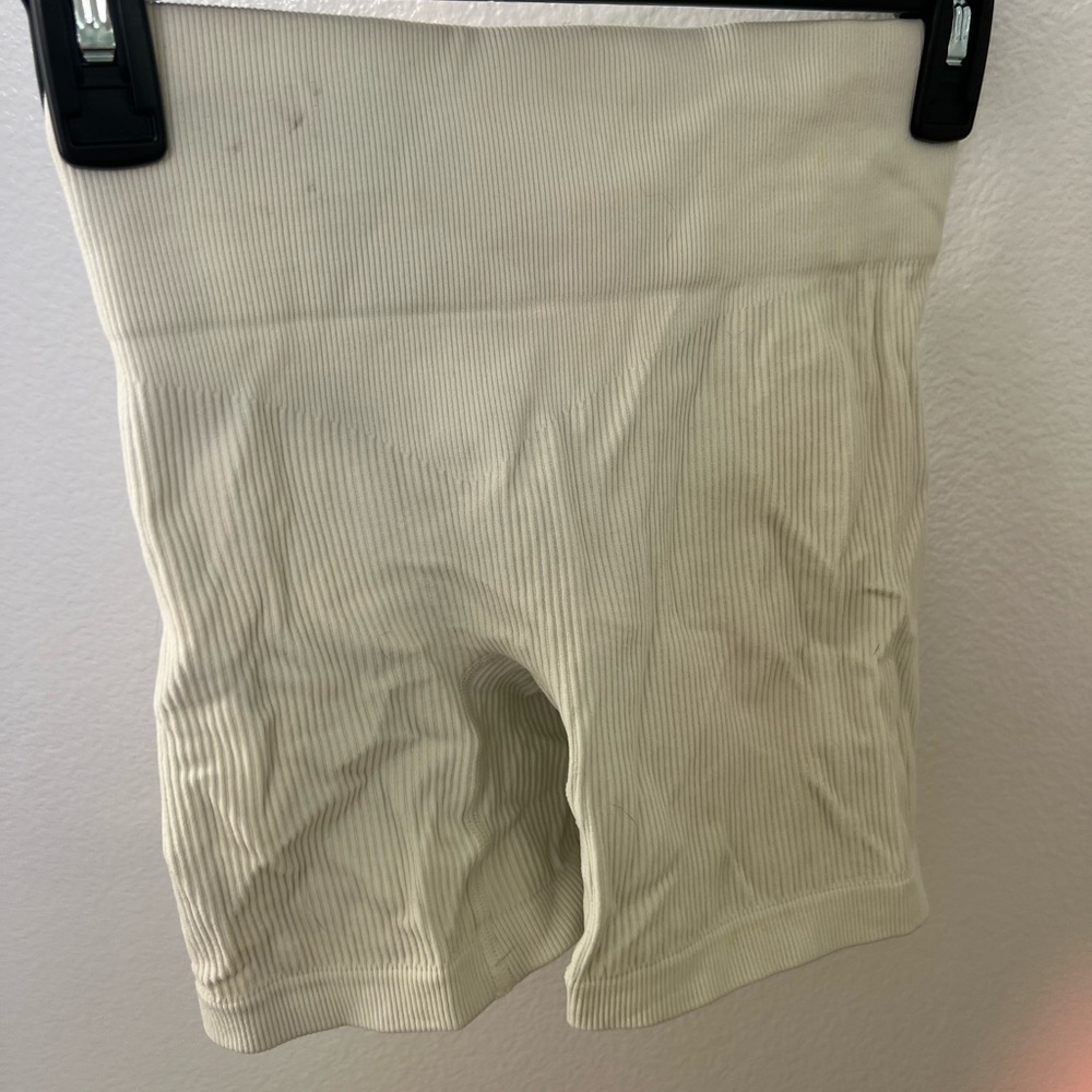 Cream Ribbed Workout Bra Short Set - Picture 5 of 6